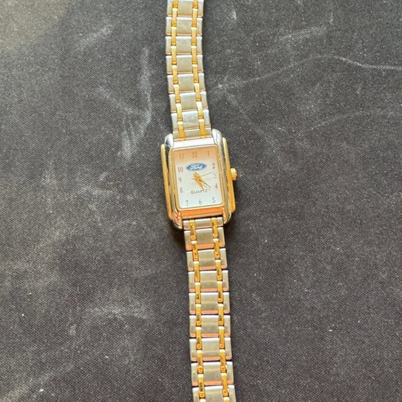 Ladies Ford Two Tone Quarts Watch Rare Rectangle - Picture 2 of 3